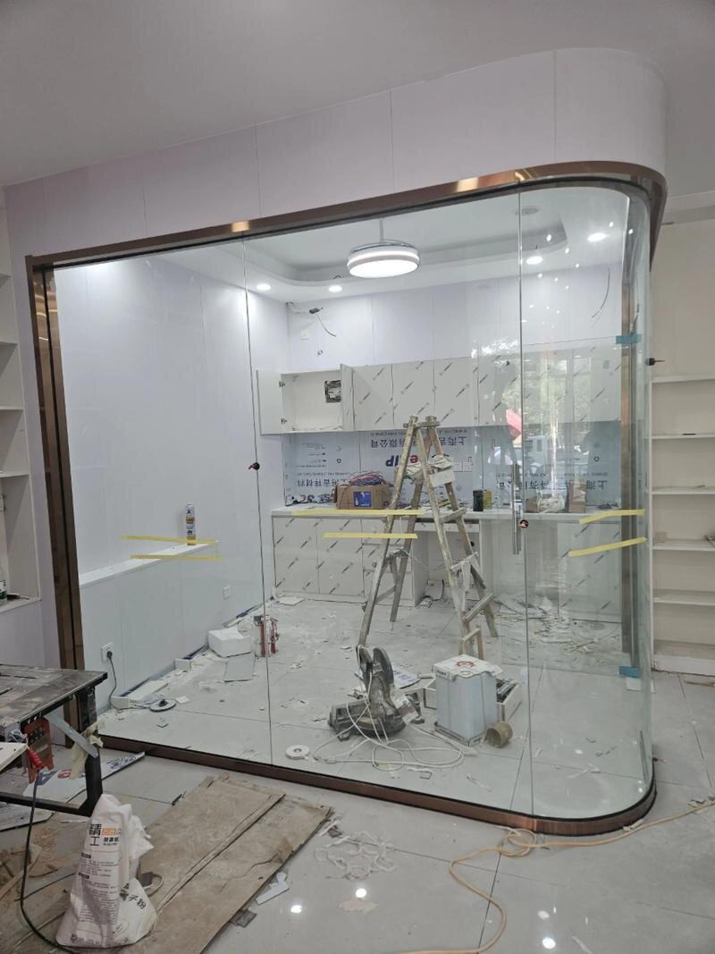 贾汪区钢化玻璃异形展柜玻璃 - 方案